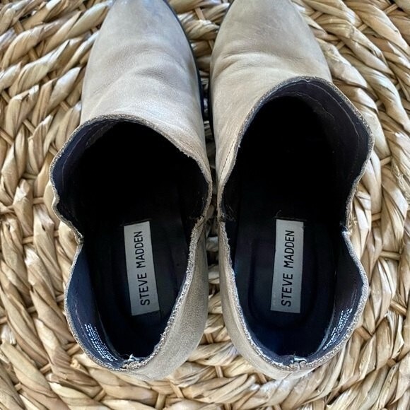 Steve Madden Adelphie Leather Distressed Ankle Booties Block Heal Slip On - Picture 10 of 12